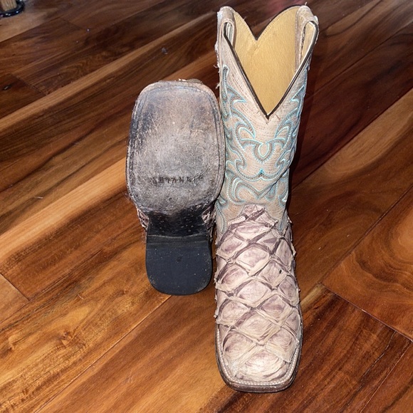 Boots - Picture 6 of 6